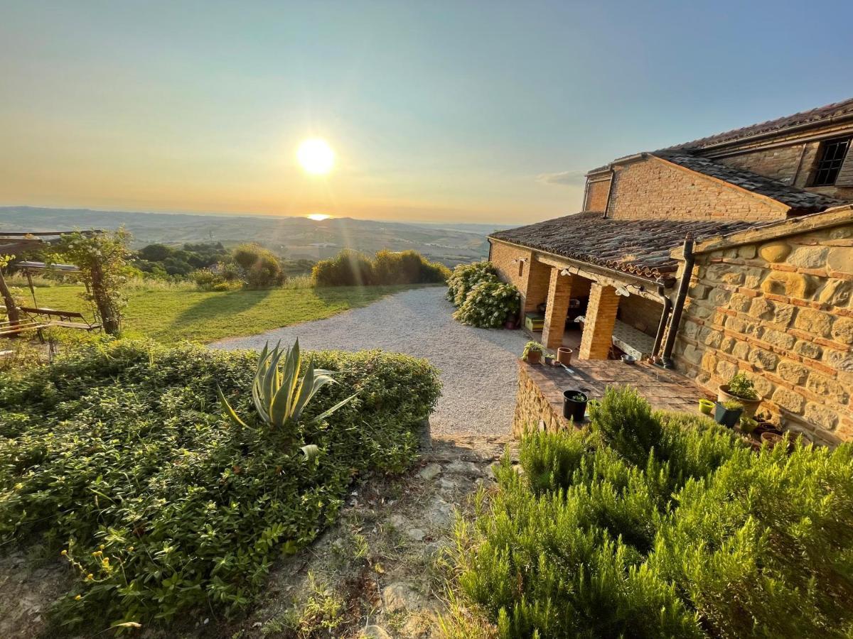 L'Infinito Bed & Breakfast Mombaroccio Luaran gambar